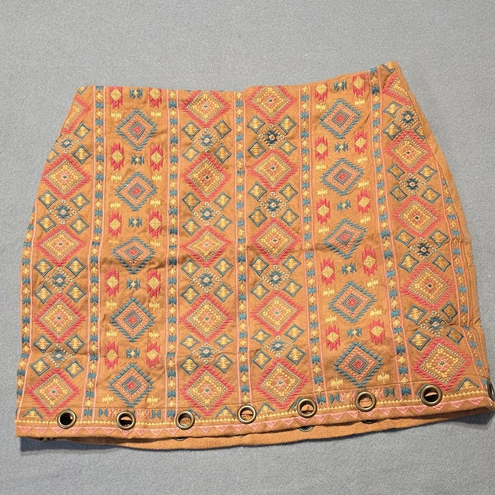 Savanna Jane NWT Rustic Embroidered Mini Skirt with Eyelet Trim S/M/L
